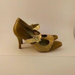 Gianni Bini Women's Brown &Tan High Heels Buckled Part Suede Shoes. Size 10